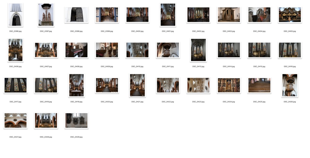 【背景資料画像】ドイツ木組みの家の街並みと教会