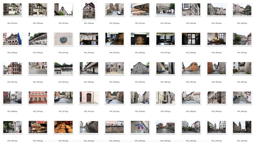 【背景資料画像】ドイツ・ニュルンベルクの街並みと教会