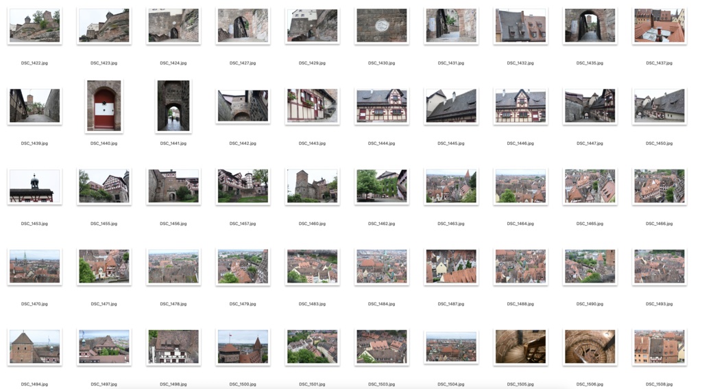 【背景資料画像】ドイツ・ニュルンベルクの街並みと教会