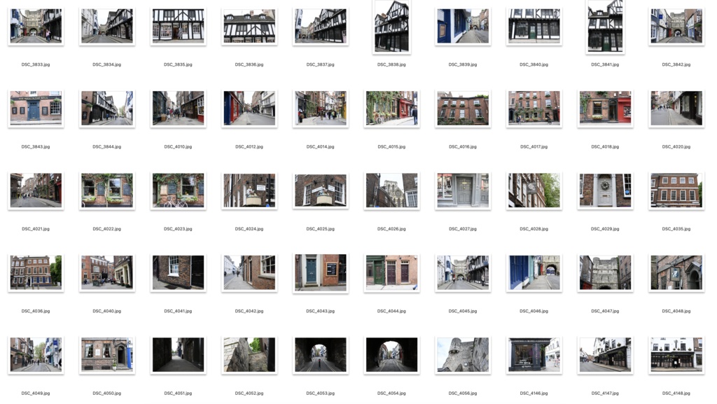 【背景資料画像】イギリスの街ヨークの街並みと大聖堂