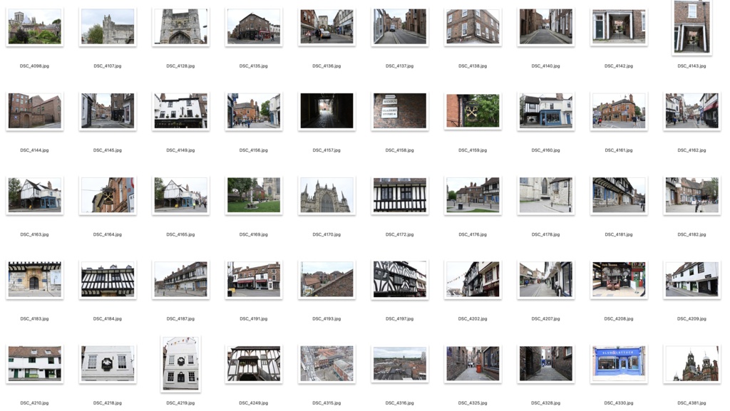 【背景資料画像】イギリスの街ヨークの街並みと大聖堂