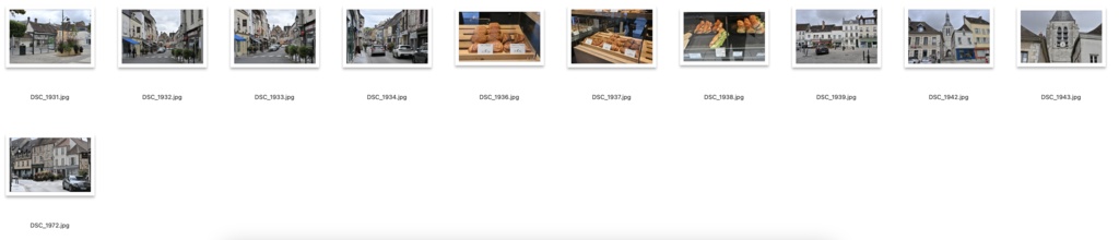 【背景資料画像】城壁に囲まれた中世の街並みフランス・プロヴァン(街並み・城壁・塔・教会)