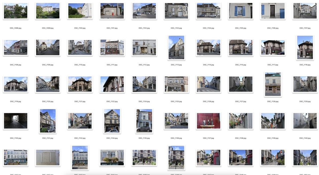 【背景資料画像】城壁に囲まれた中世の街並みフランス・プロヴァン(街並み・城壁・塔・教会)