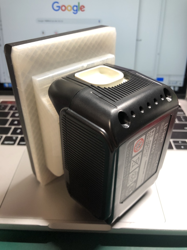 マキタバッテリーからVマウントバッテリーへの変換プレート