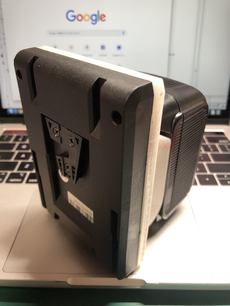 マキタバッテリーからVマウントバッテリーへの変換プレート