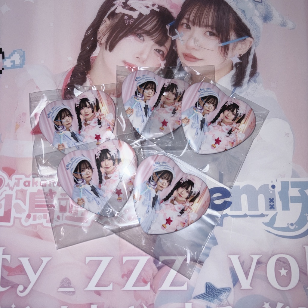 【小鳥遊める×nem仔コラボグッズ】ハート型缶バッジ