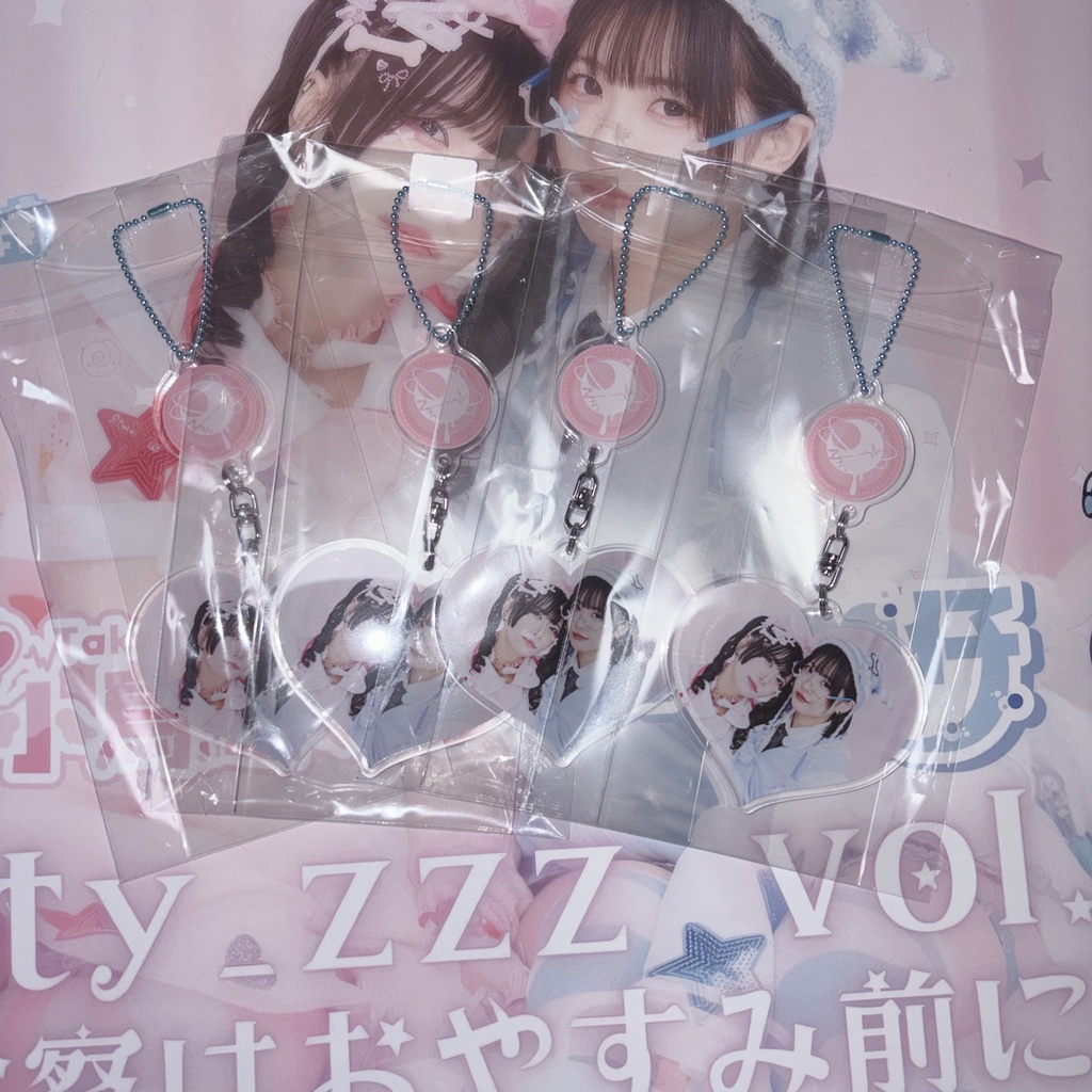 【小鳥遊める×nem仔コラボグッズ】アクリルキーホルダー