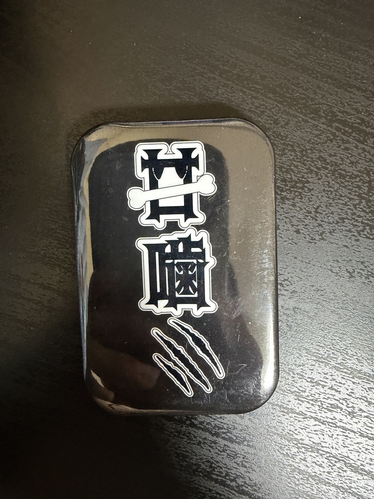 【ラスト1】甘噛ミ缶バッジ