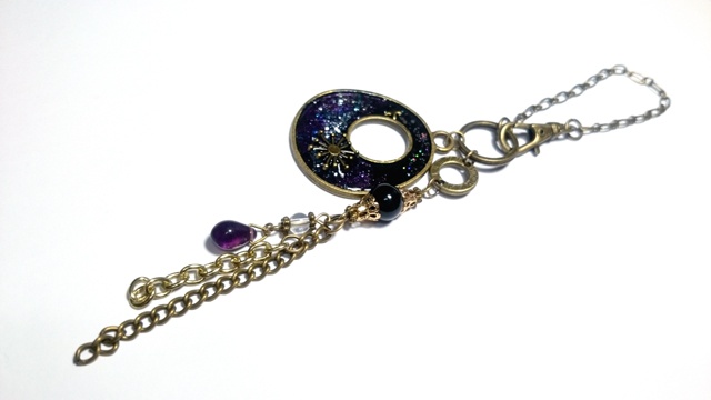 レジンと天然石のバックチャーム