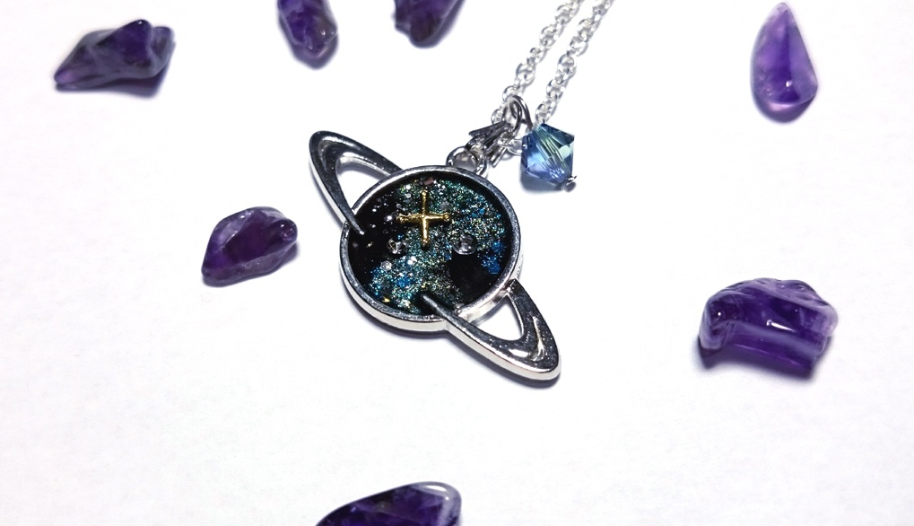 【再入荷】輝く惑星のペンダント