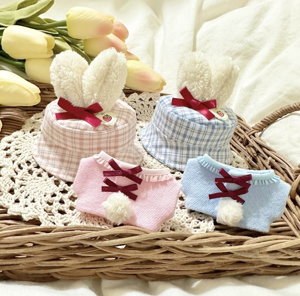 strawberry rabbit set ୨୧