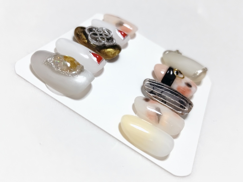 【作例】南泉一文字:一文字一家の硝子玉ねいるちっぷ