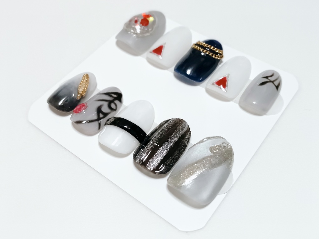 【作例】山鳥毛:一文字一家の硝子玉ねいるちっぷ