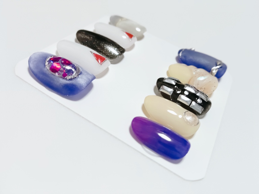 【作例】日光一文字:一文字一家の硝子玉ねいるちっぷ