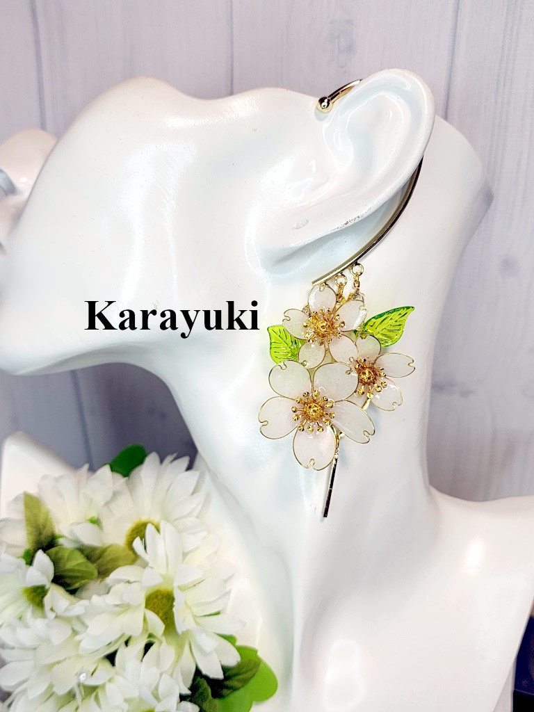 桜花のイヤーフック 左右各一個のみ