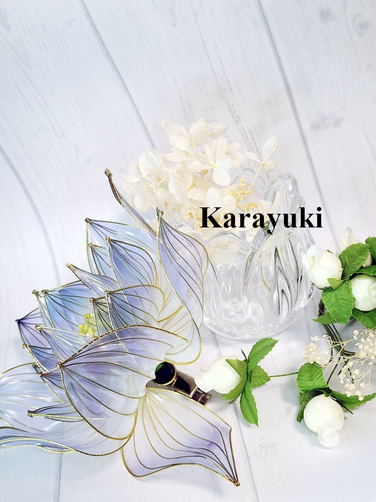 タンザナイトカラーの蓮の花のクリップ