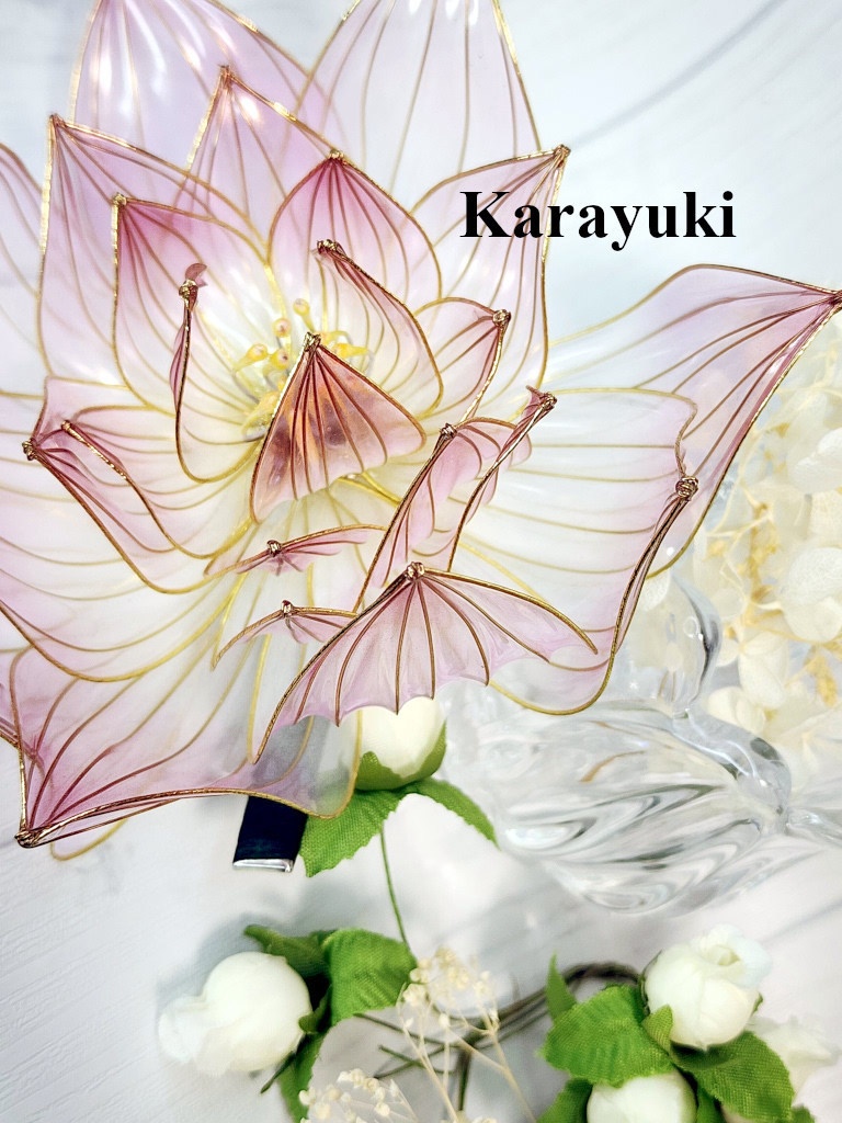 桃朱の蓮の花のクリップ