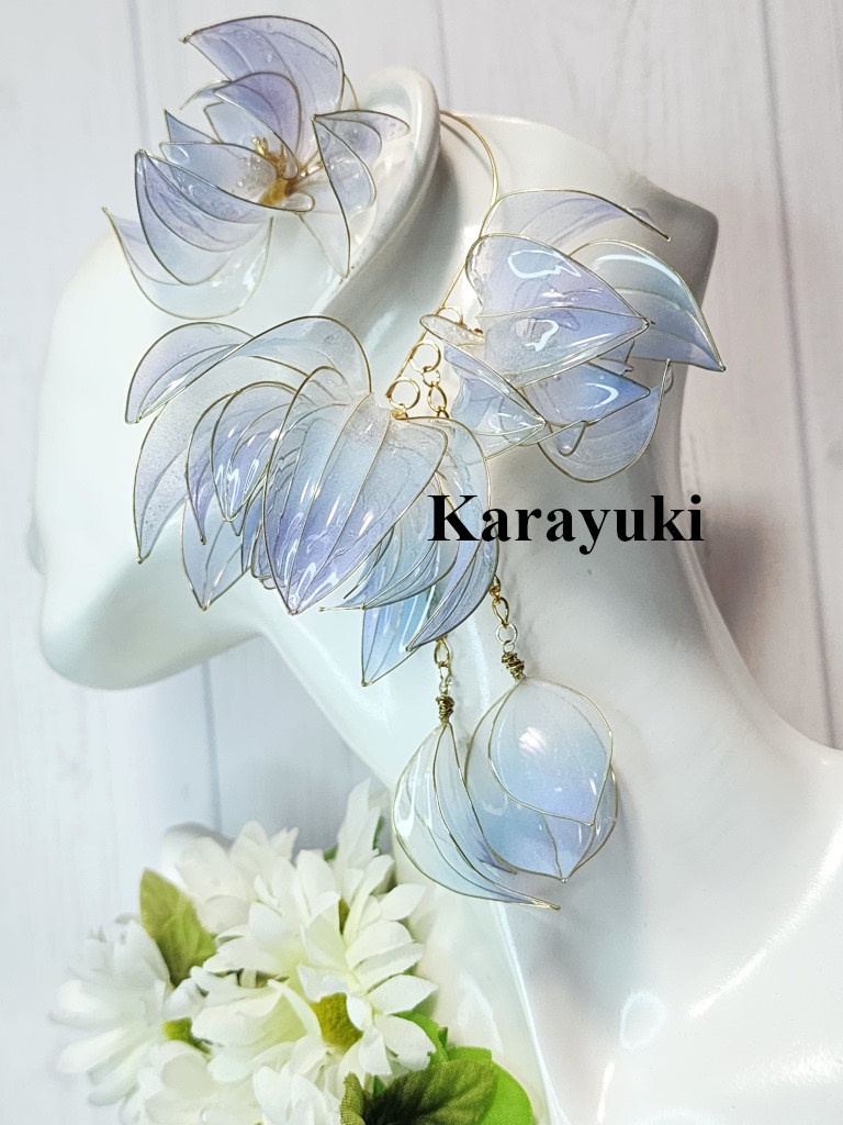 蒼紫華のイヤークリップ