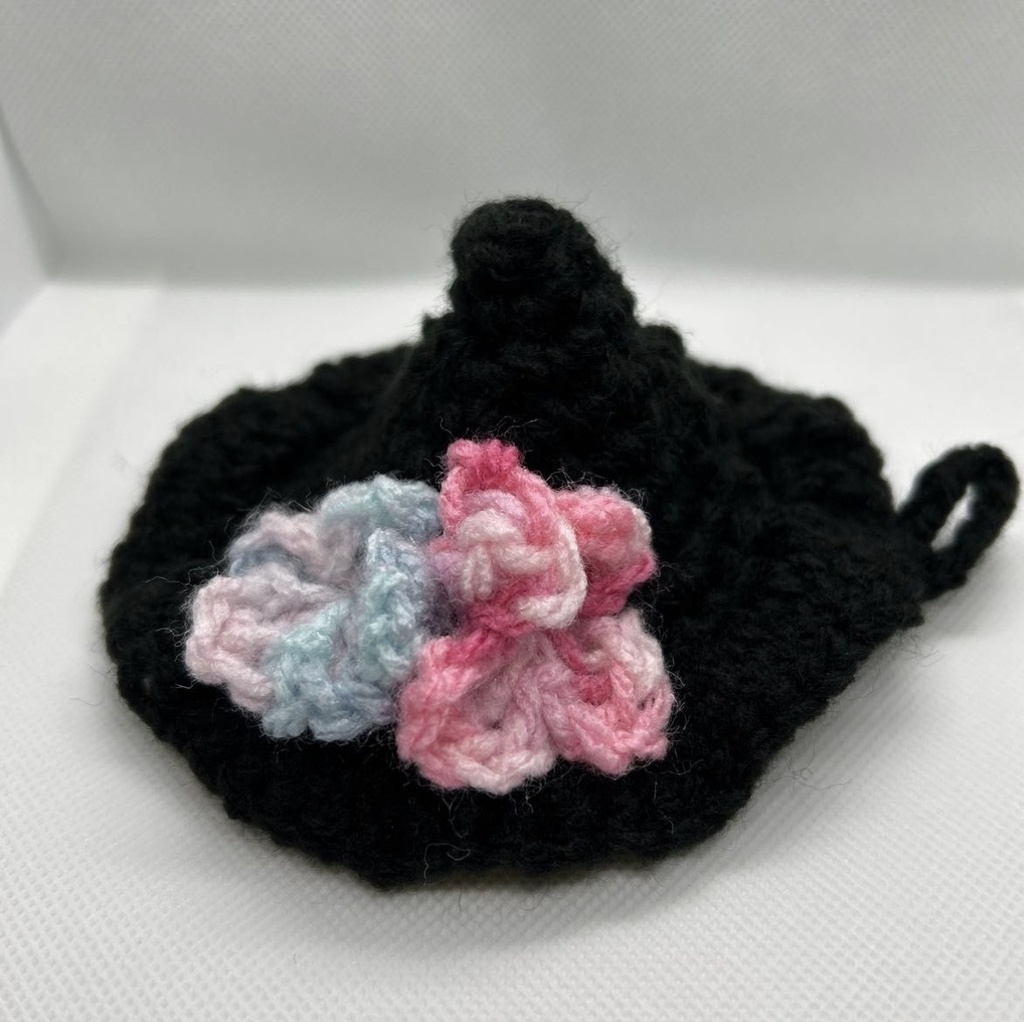 ハンドメイド 魔法使いの帽子型アクリルたわし