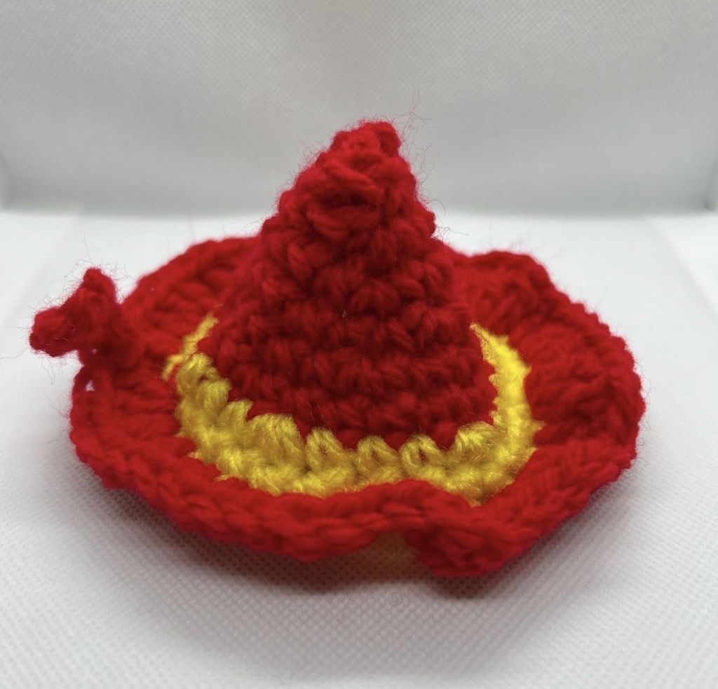 ハンドメイド 魔法使いの帽子型アクリルたわし