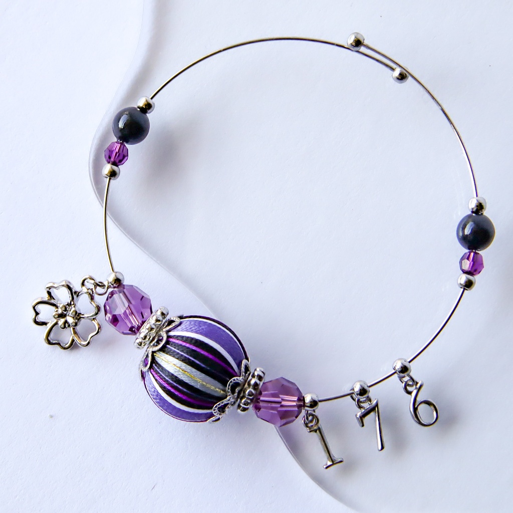 ワイヤーブレスレット