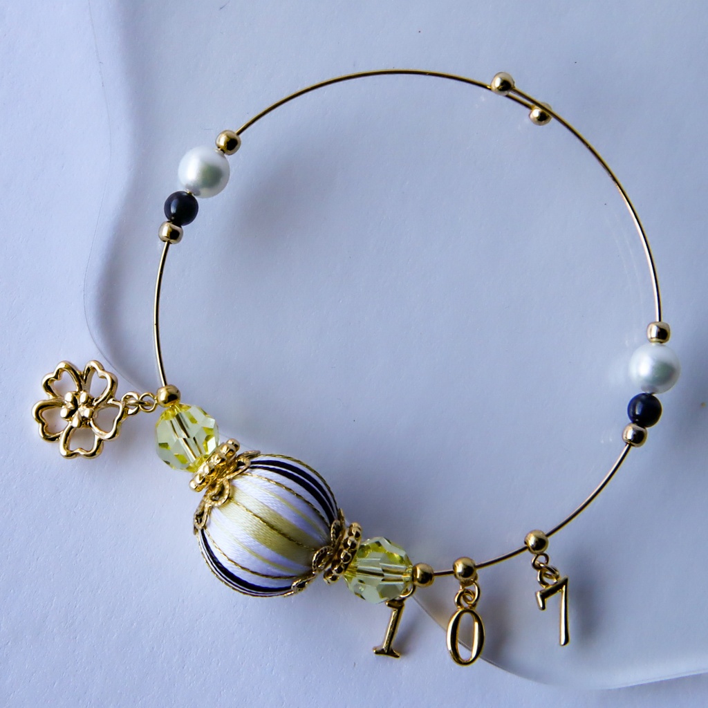 ワイヤーブレスレット