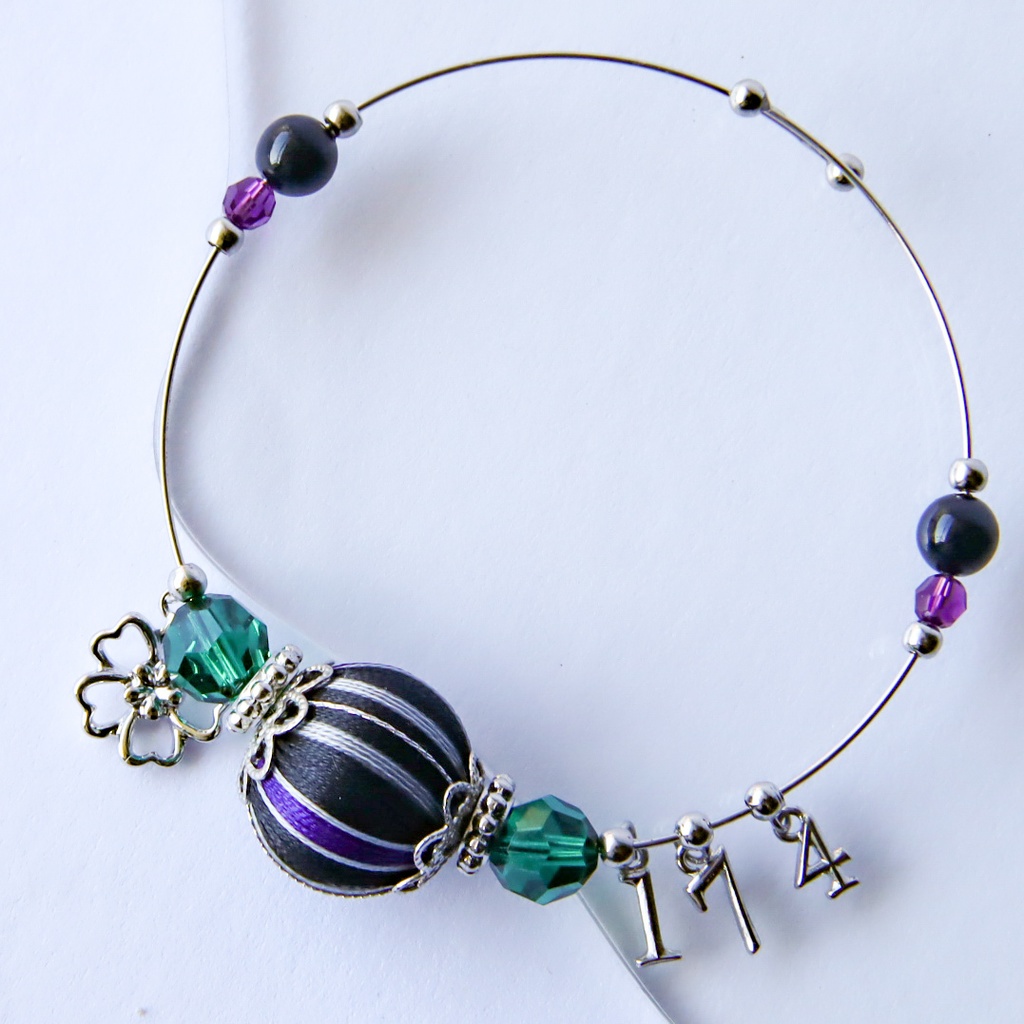 ワイヤーブレスレット