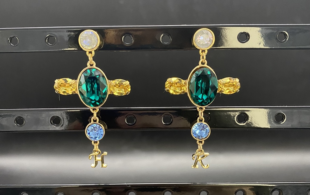 広瀬康一 イメージ ピアス