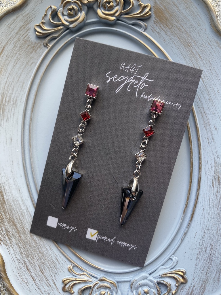 ディアボロ風ピアス