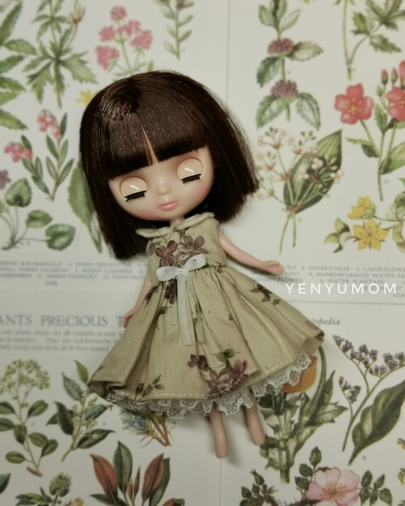 【ベージュ フローラル ドレス セット / プチブライス】Yenyumom