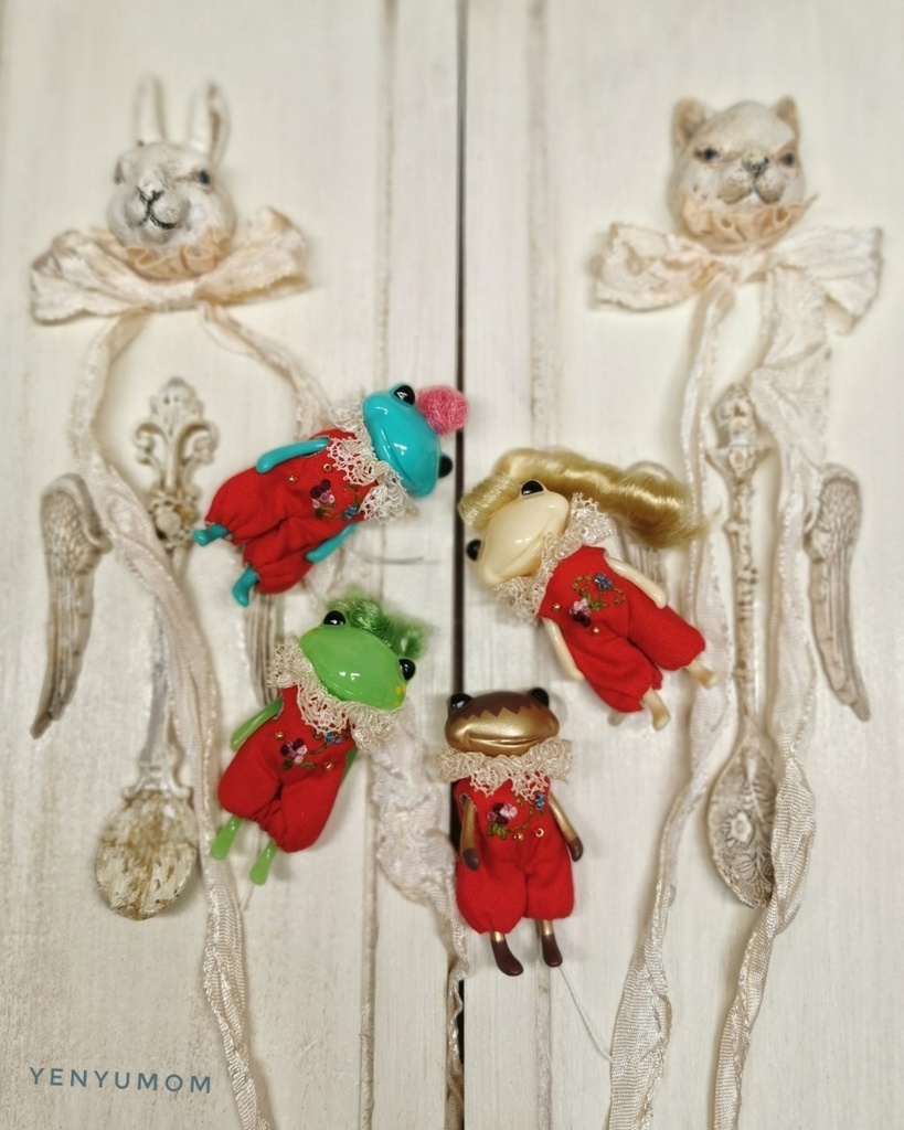 【ラフカラー 刺繍ロンパース 赤 / フォーチュンワンダフレンド】Yenyumom