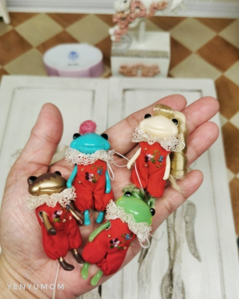 【ラフカラー 刺繍ロンパース 赤 / フォーチュンワンダフレンド】Yenyumom