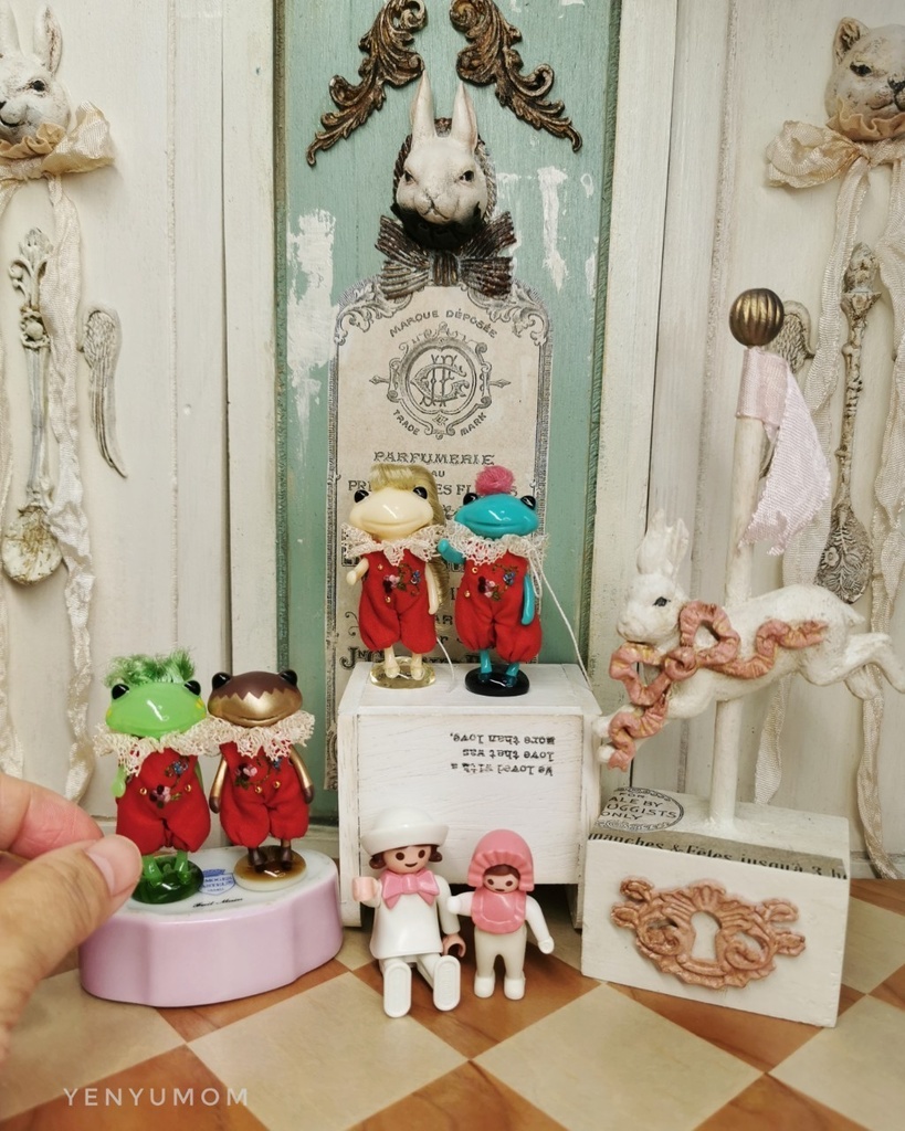 【ラフカラー 刺繍ロンパース 赤 / フォーチュンワンダフレンド】Yenyumom