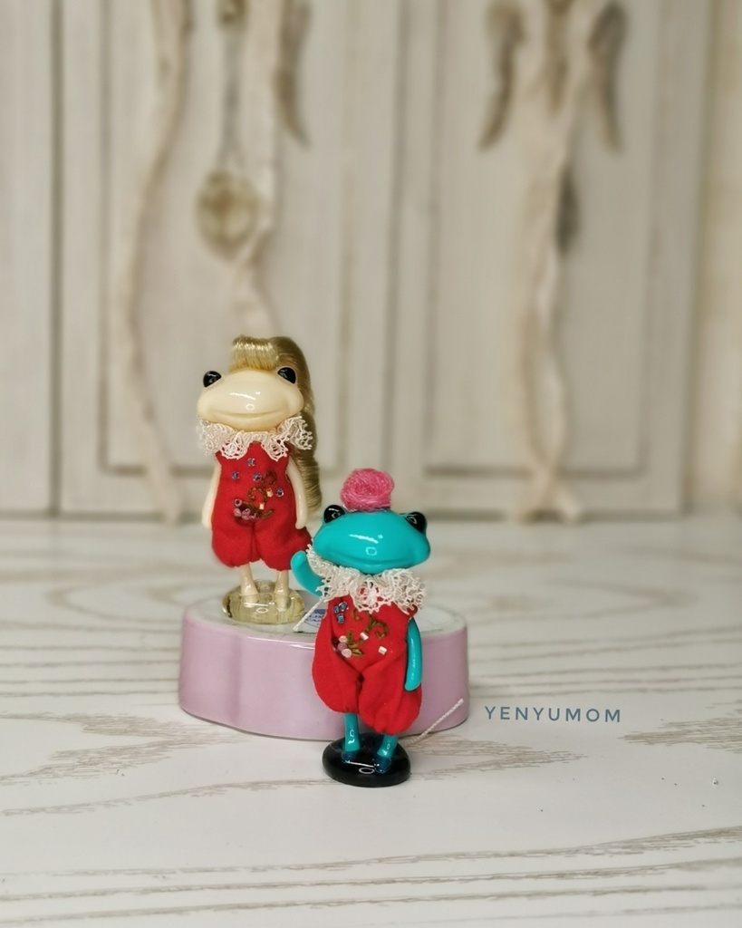 【ラフカラー 刺繍ロンパース 赤 / フォーチュンワンダフレンド】Yenyumom