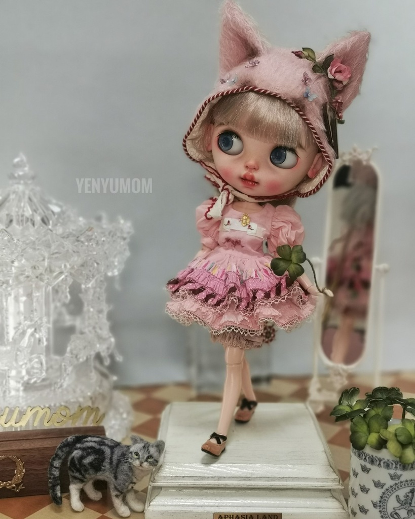 【クローバーキティ刺繍ドレスセット / ブライス / モモコ / オビツ24 / リカちゃん】Yenyumom