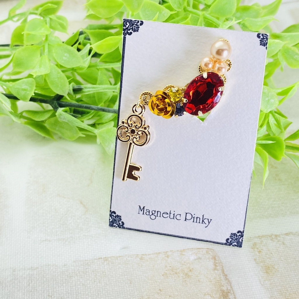 マジカルキー付イヤカフ