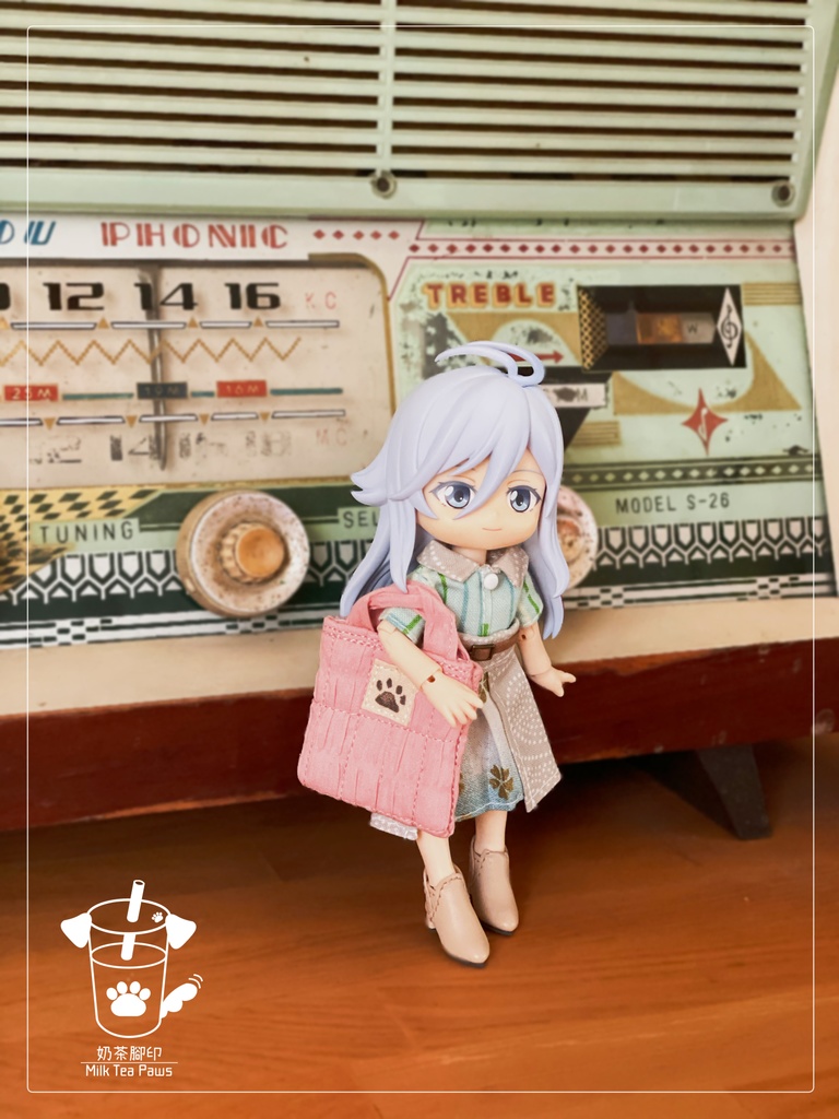 【オビツ11・1/12ドール小物】足跡ロゴキルティングショルダーバッグ 4色