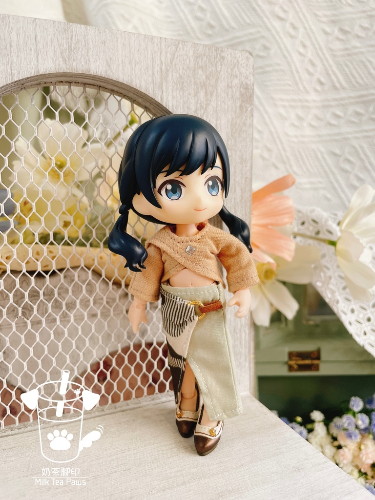 【オビツ11・1/12ドール服】不規則スリットスカート ①