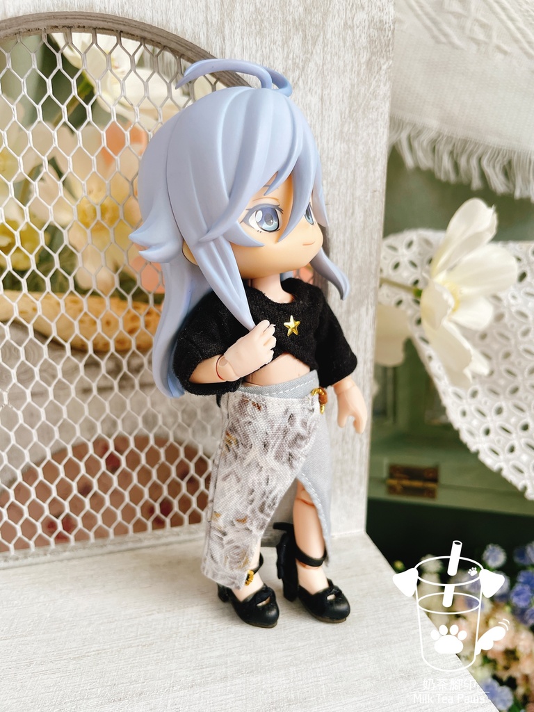 【オビツ11・1/12ドール服】不規則スリットスカート ①