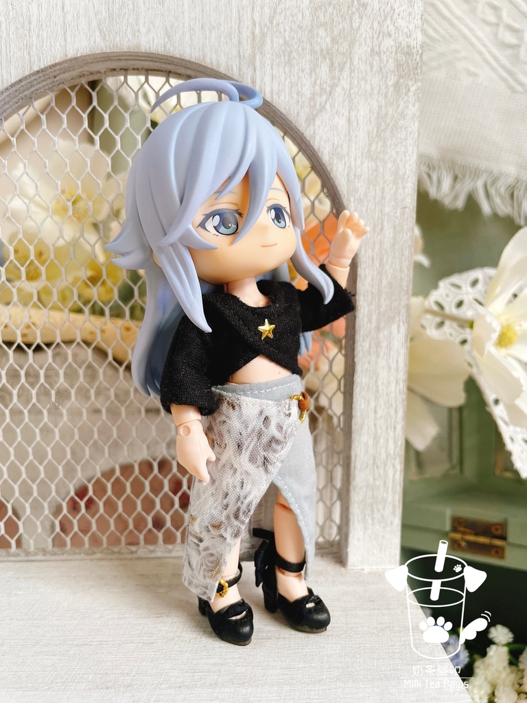 【オビツ11・1/12ドール服】不規則スリットスカート ①