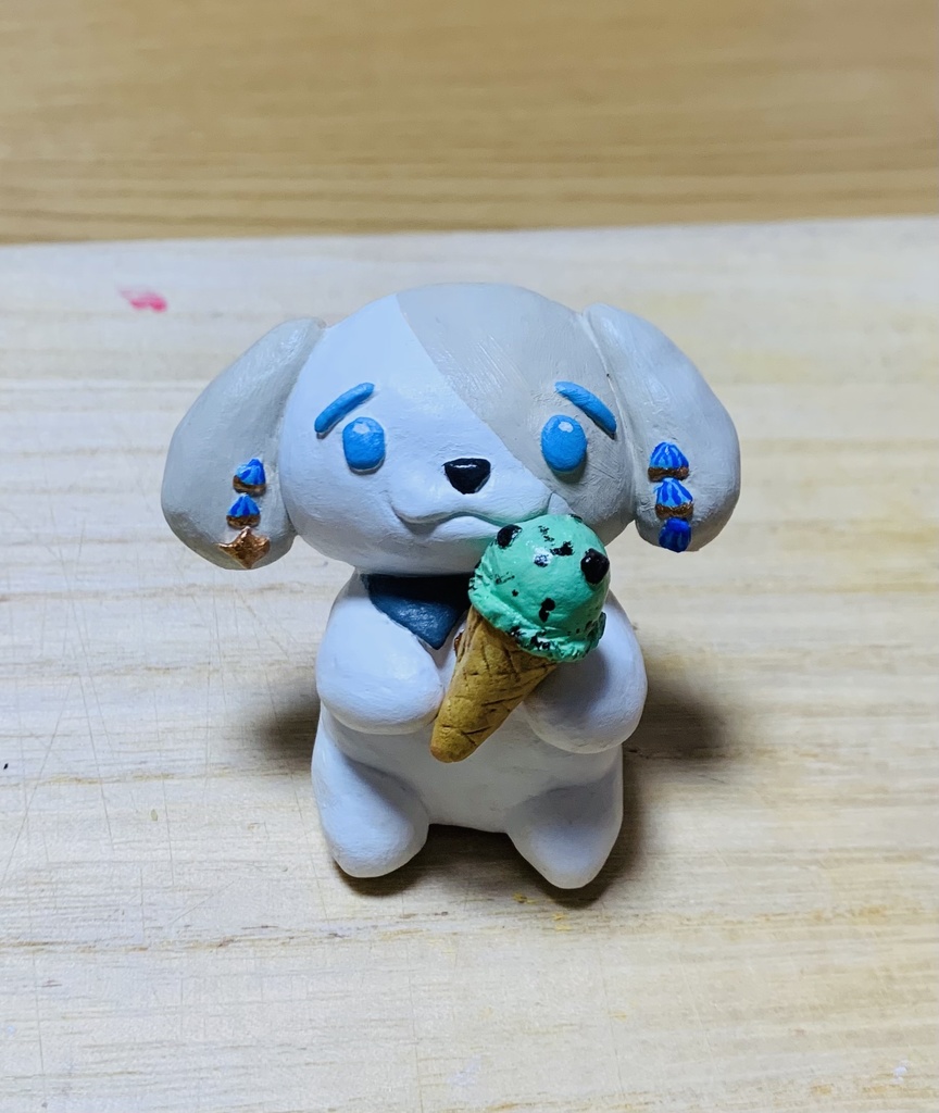 おいしいものと、はるたうん(粘土置物)