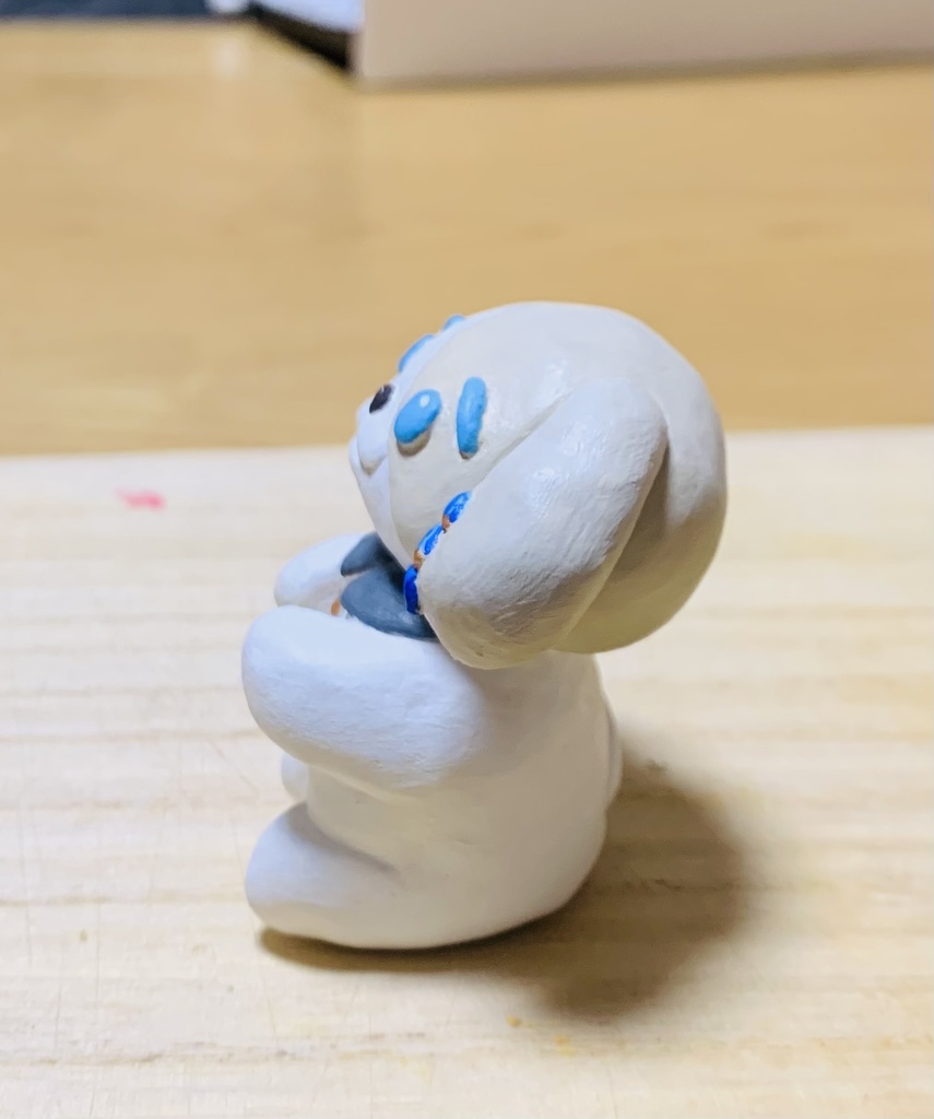 おいしいものと、はるたうん(粘土置物)