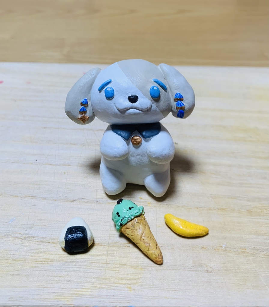 おいしいものと、はるたうん(粘土置物)