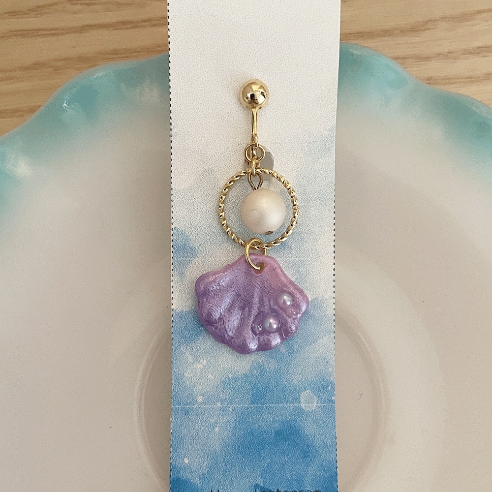 貝殻のイヤリング