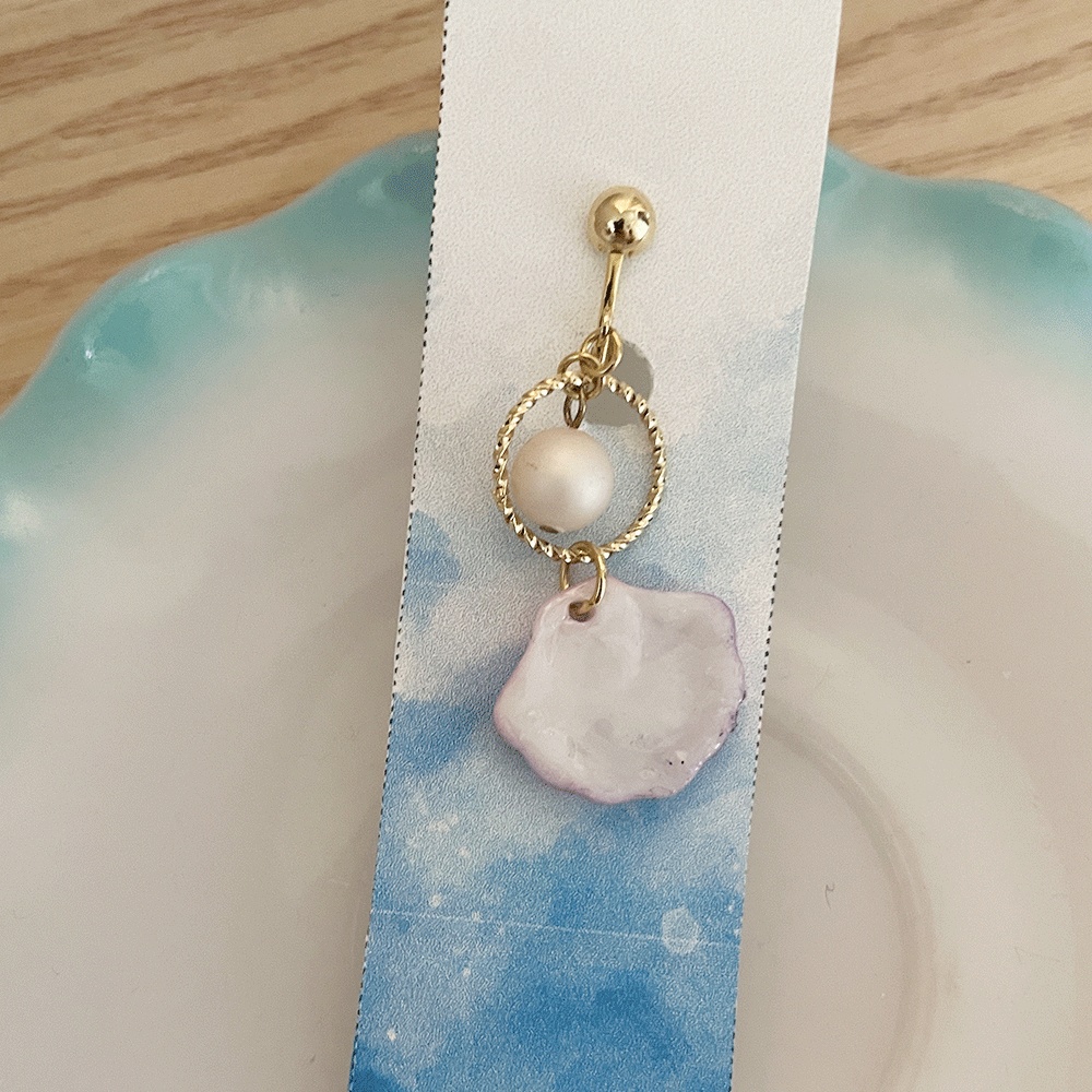 貝殻のイヤリング