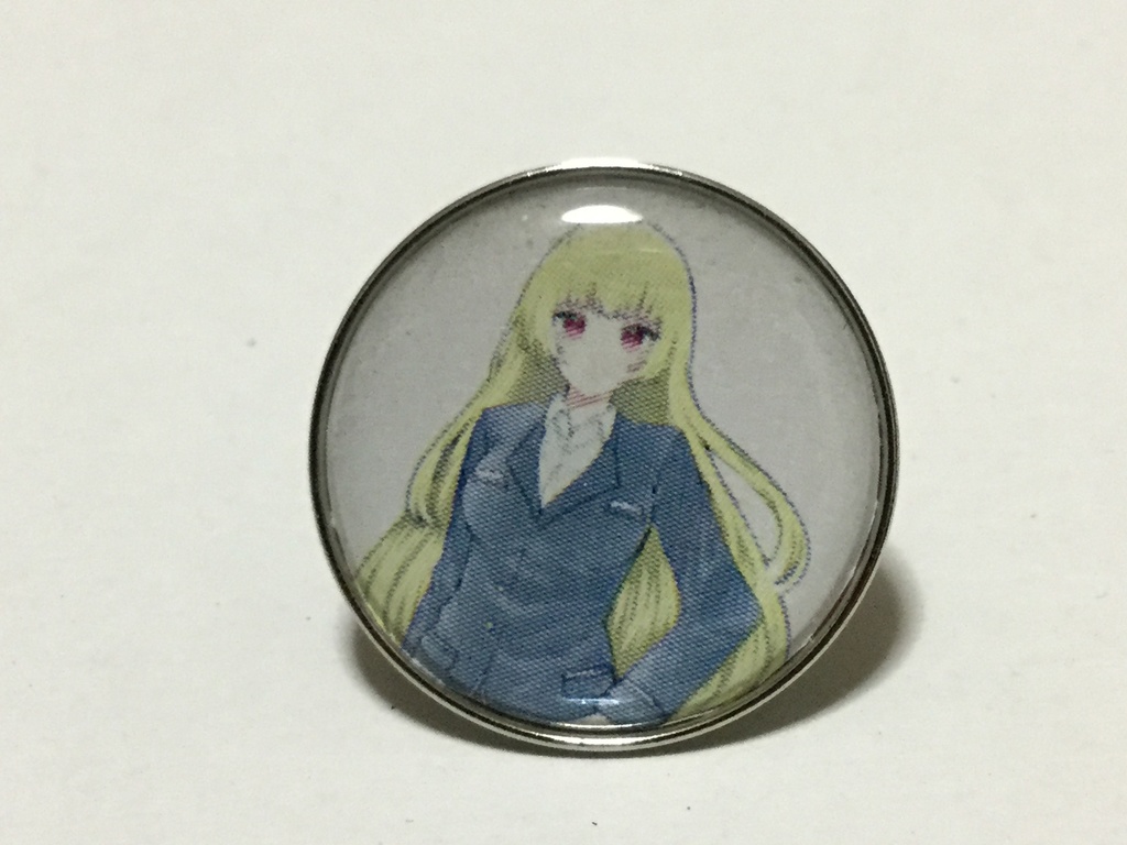 伊丹ラク子ピンバッチA
