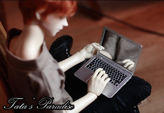 ★SEN★KM0340【TATA】コンピュ―タ―(9.5X6.5cm)