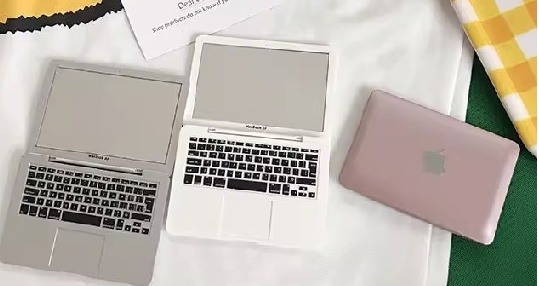 ★SEN★KM0340【TATA】コンピュ―タ―(9.5X6.5cm)