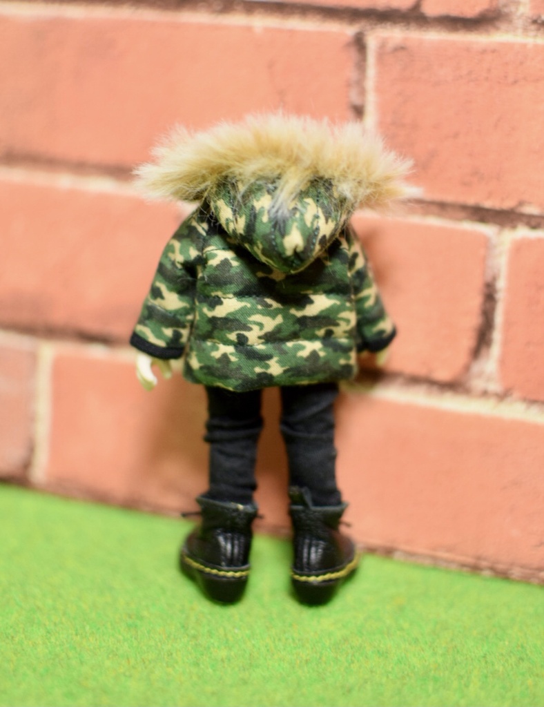 オビツ11サイズ カモフラ柄ダウンジャケット