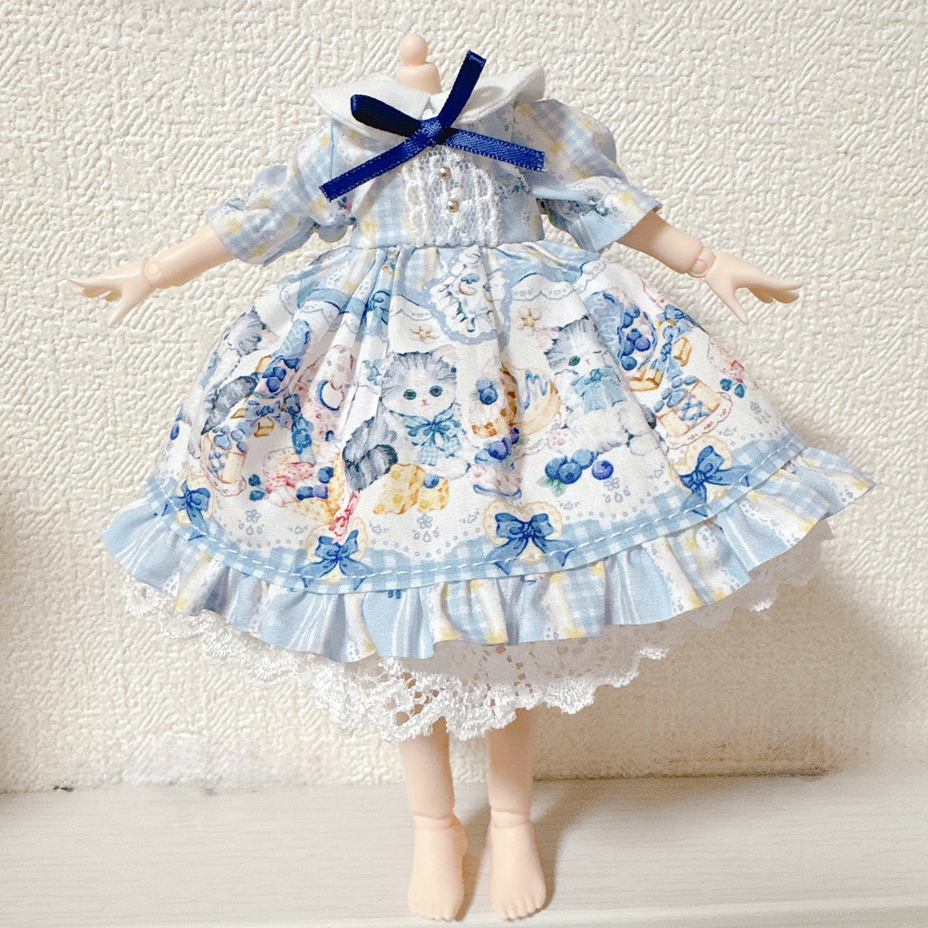 猫とブルーベリーのワンピースB